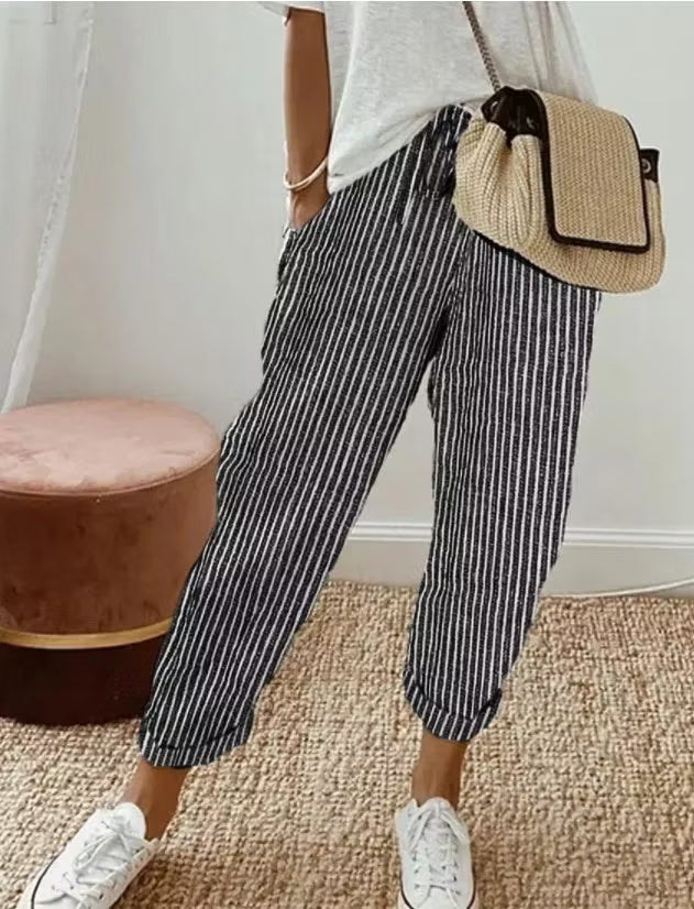 Letnie, pasiaste spodnie w stylu casual z luźnym, sztywnym paskiem